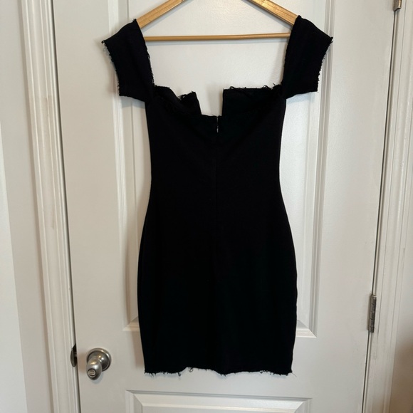 MISTRESS ROCKS DEEP V-CUT DRESS - Picture 4 of 4